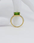 Ring mit 0,26ct TW-si Brillant und 3,64ct Peridot in 750/18K Gelbgold Gr. 54